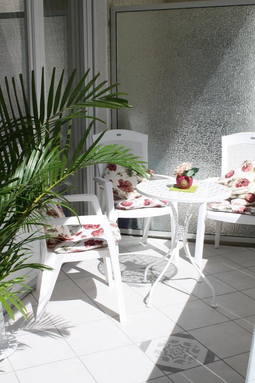 Ferienwohnung Baden Bliss エクステリア 写真